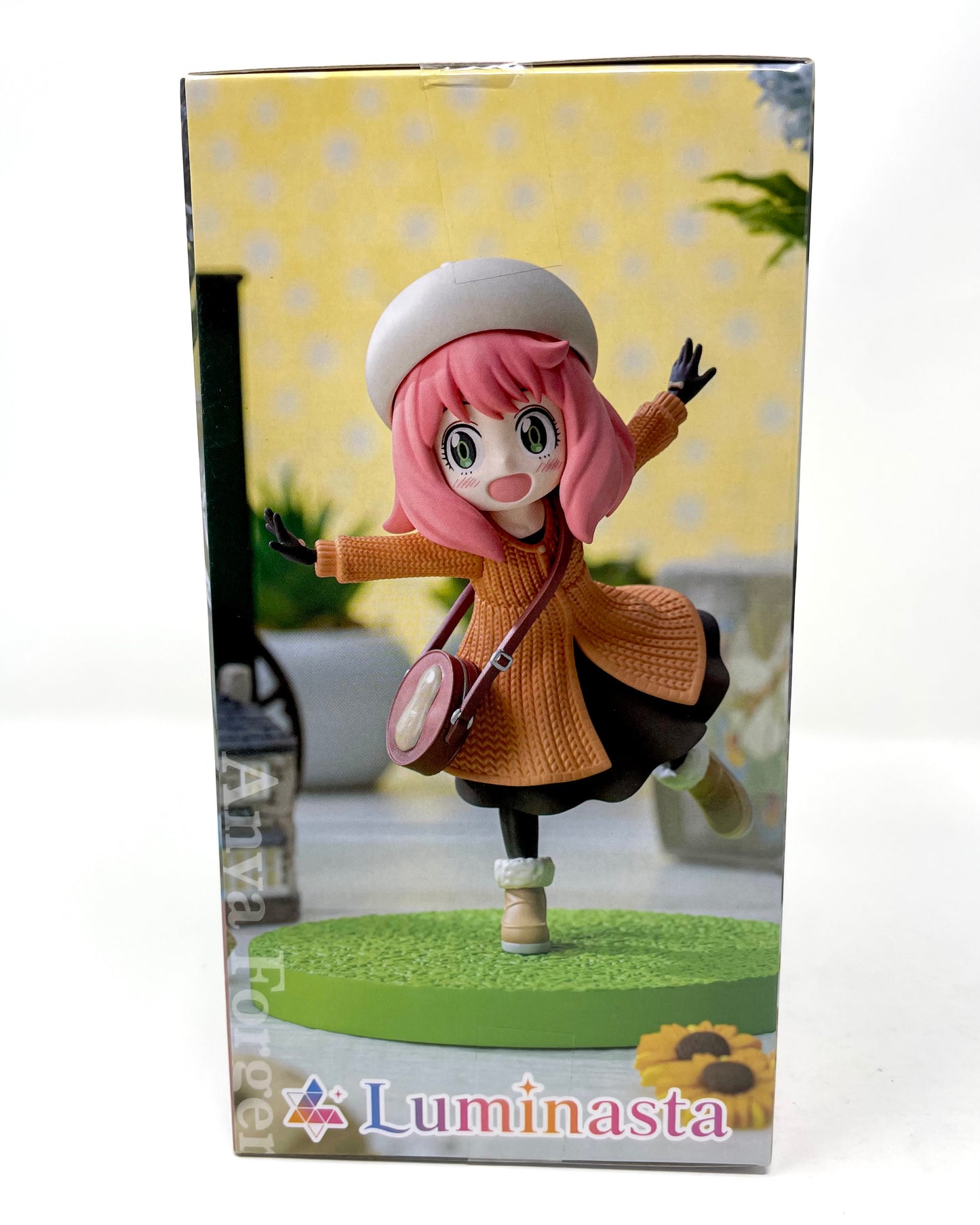 Luminasta Spy x Family Anya Forger Figure (Outing Ver.)