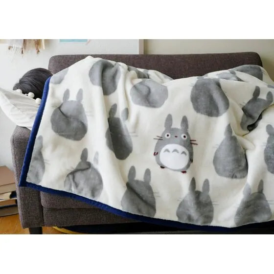 My Neighbor Totoro Polyester Meyer Half Blanket [Big Totoro Silhouette]