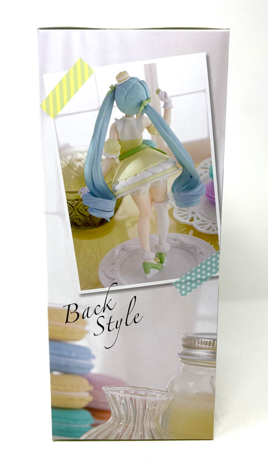 FuRyu - Exceed Creative SweetsSweets Hatsune Miku Figure (Citron Macaron Ver.)
