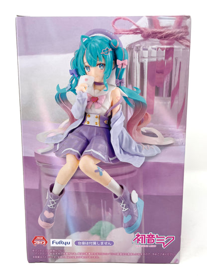 FuRyu - Hatsune Miku Noodle Stopper Figure [Koisuru Sailor Fuku - Purple ver.]